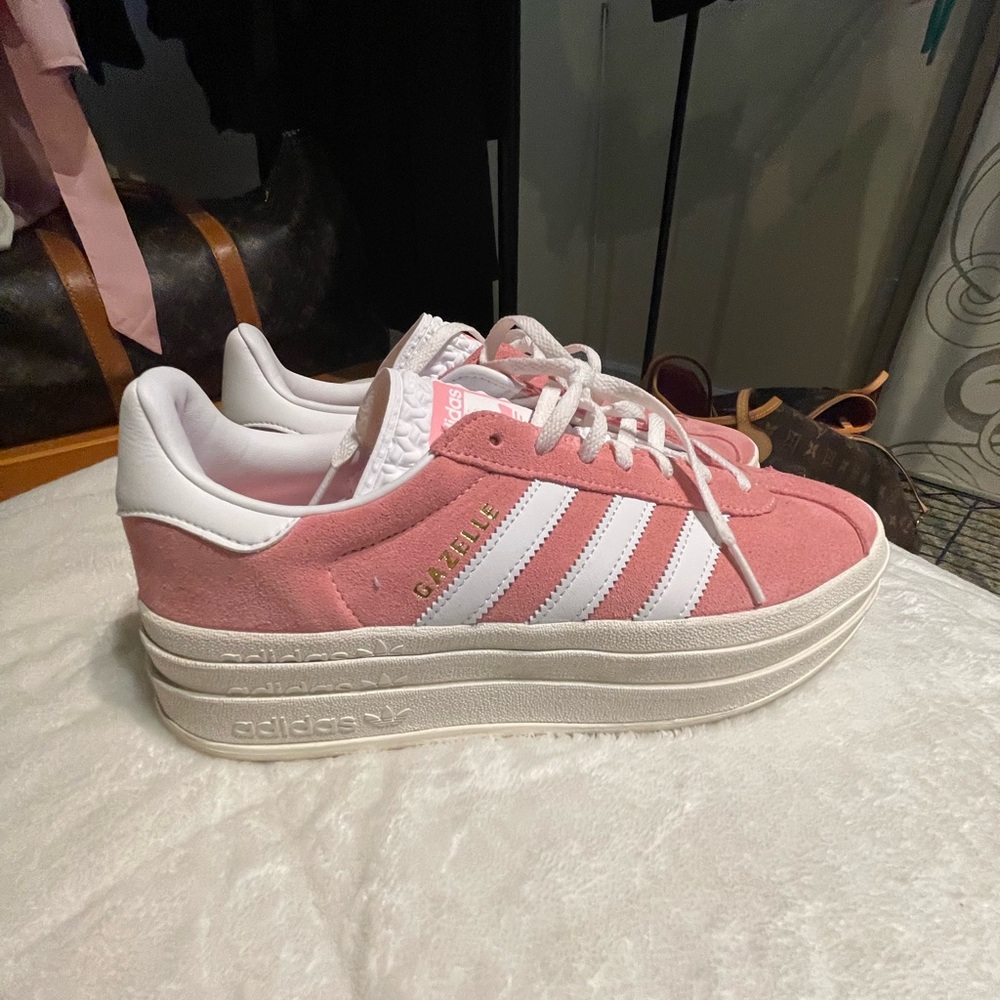 Adidas Women's Pink Gazelle Sneakers Gently used. Worn twice.